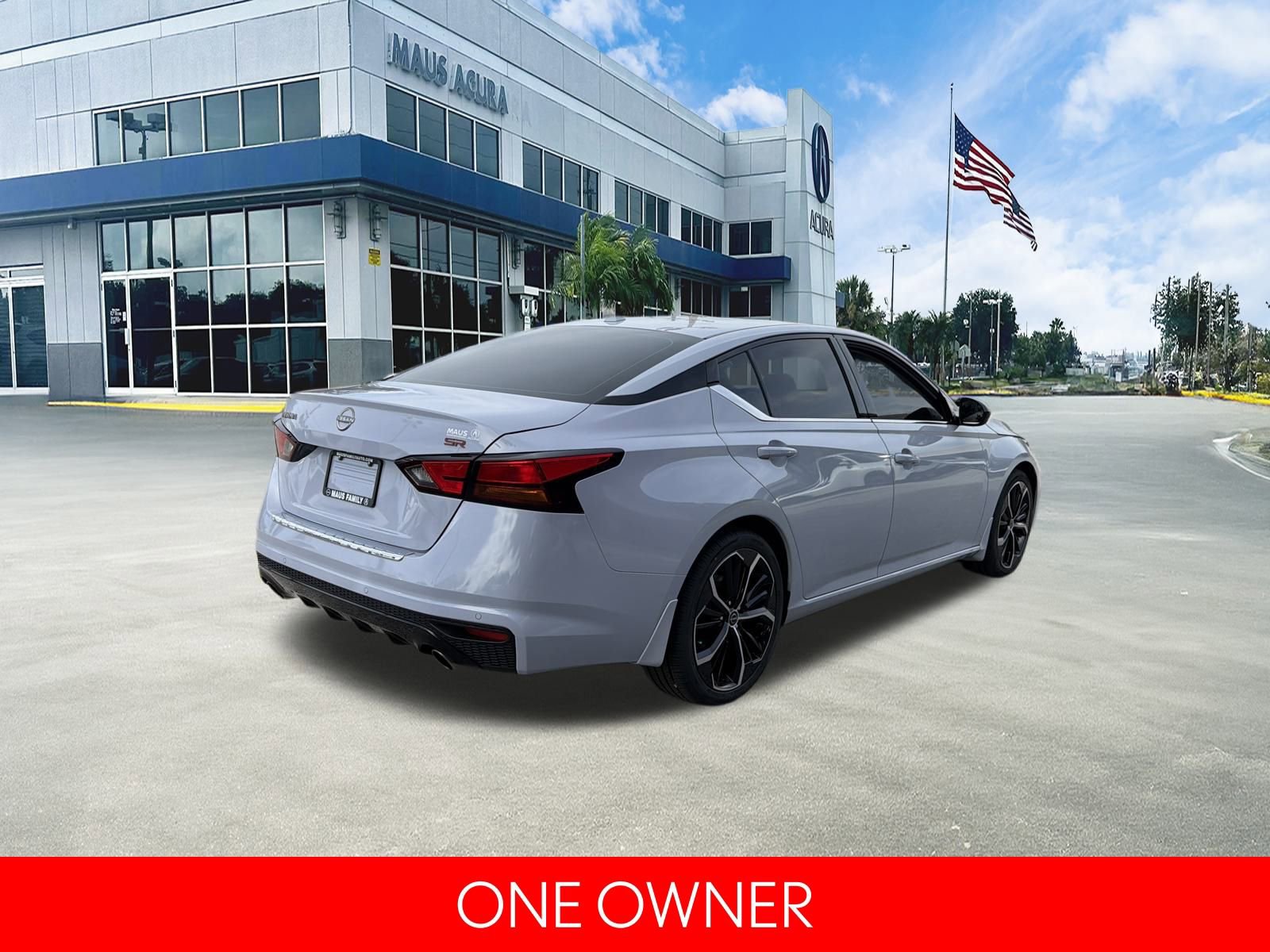 Used 2023 Nissan Altima 2.5 SR w/ SR Premium Package image 4