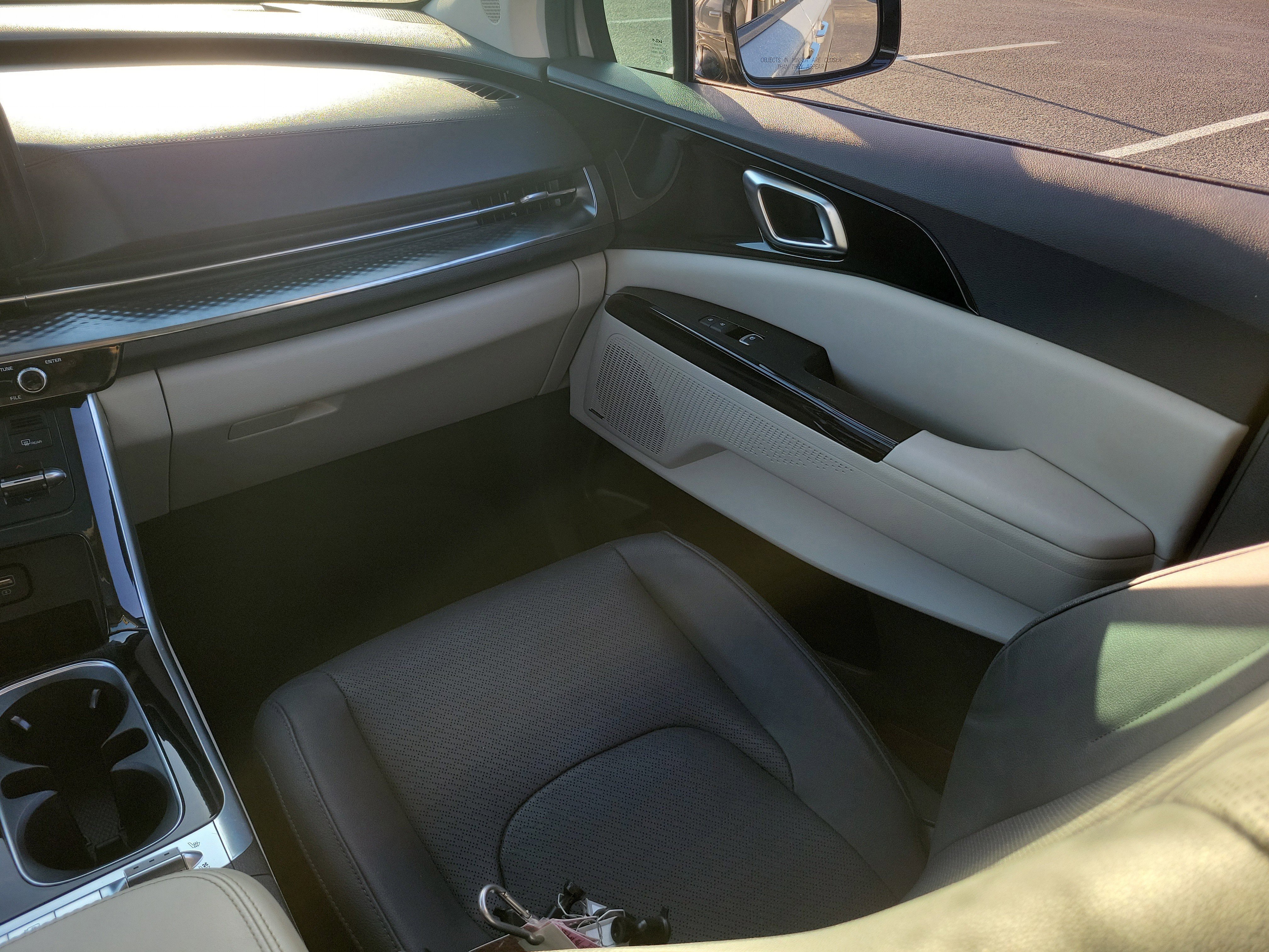 Used 2023 Kia Carnival SX Prestige image 15