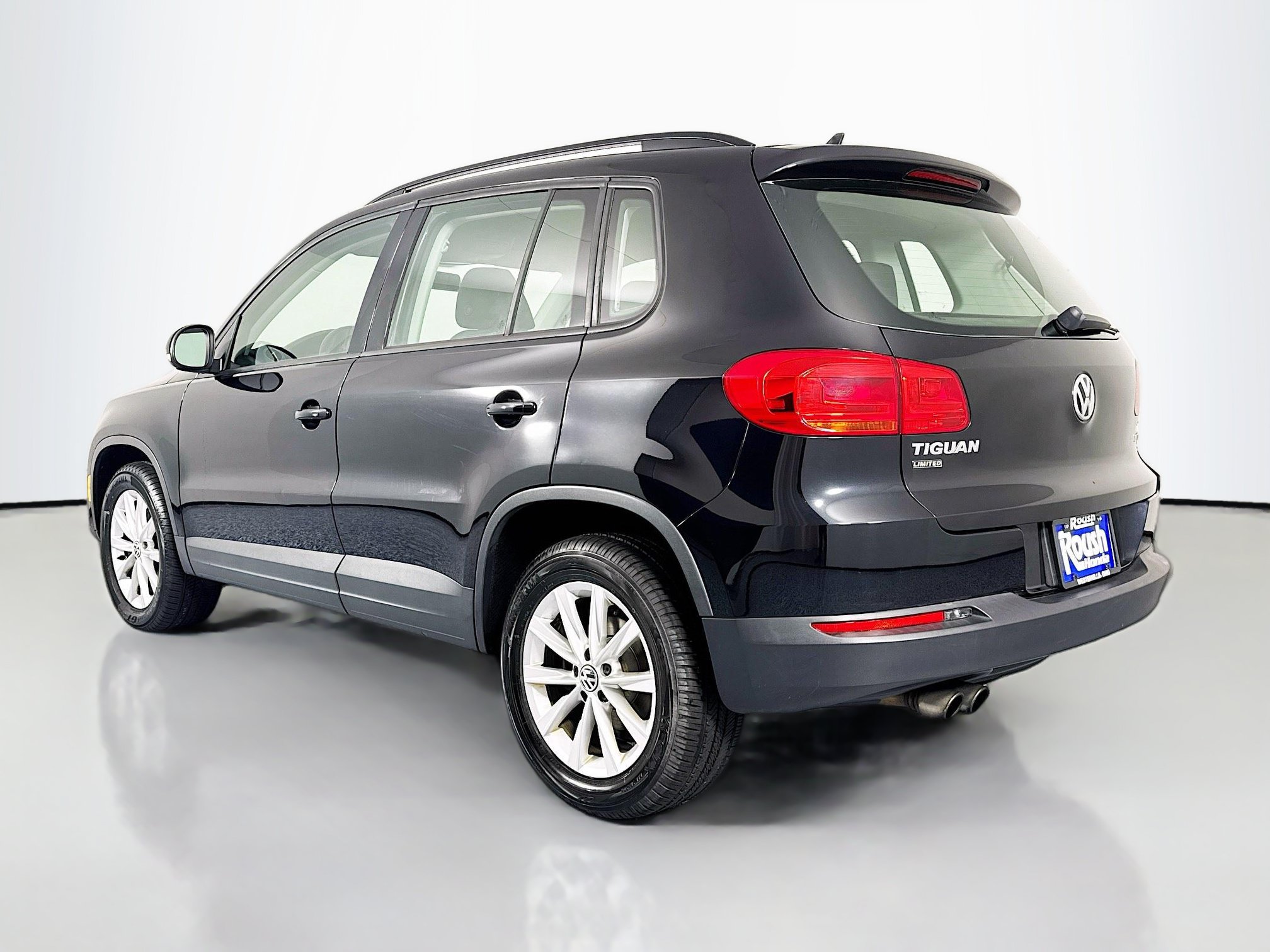Used 2017 Volkswagen Tiguan Limited w/ Premium Package AWD/4WD image 7
