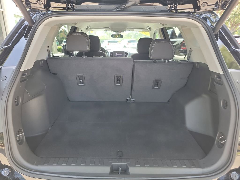 Used 2023 GMC Terrain SLE w/ Driver Convenience Package FWD image 28