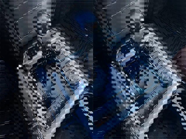 Used 2017 Toyota Land Cruiser image 21