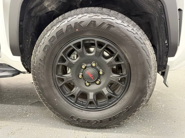 Certified 2025 Toyota 4Runner TRD Off-Road AWD/4WD image 22
