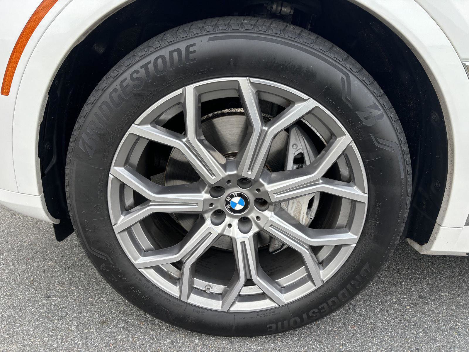 Used 2023 BMW X7 xDrive40i w/ Premium Package image 28