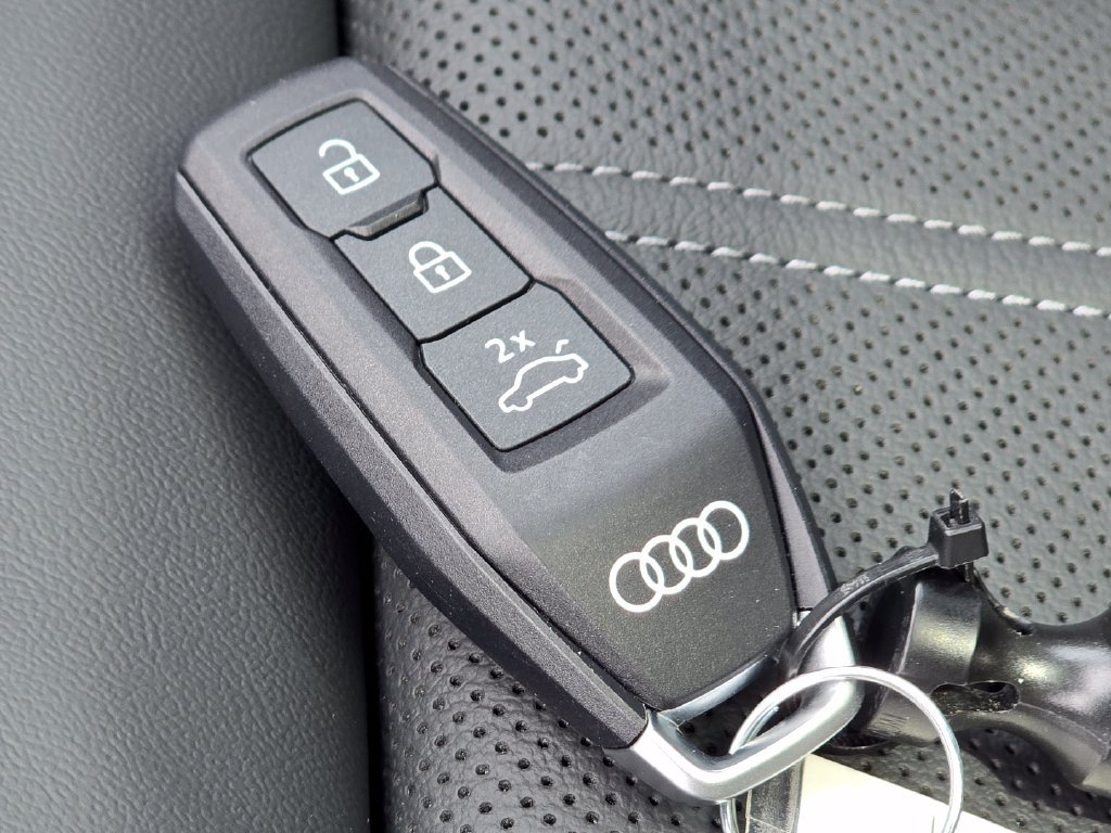 Used 2025 Audi Q5 Premium Plus w/ Premium Plus AWD/4WD image 45