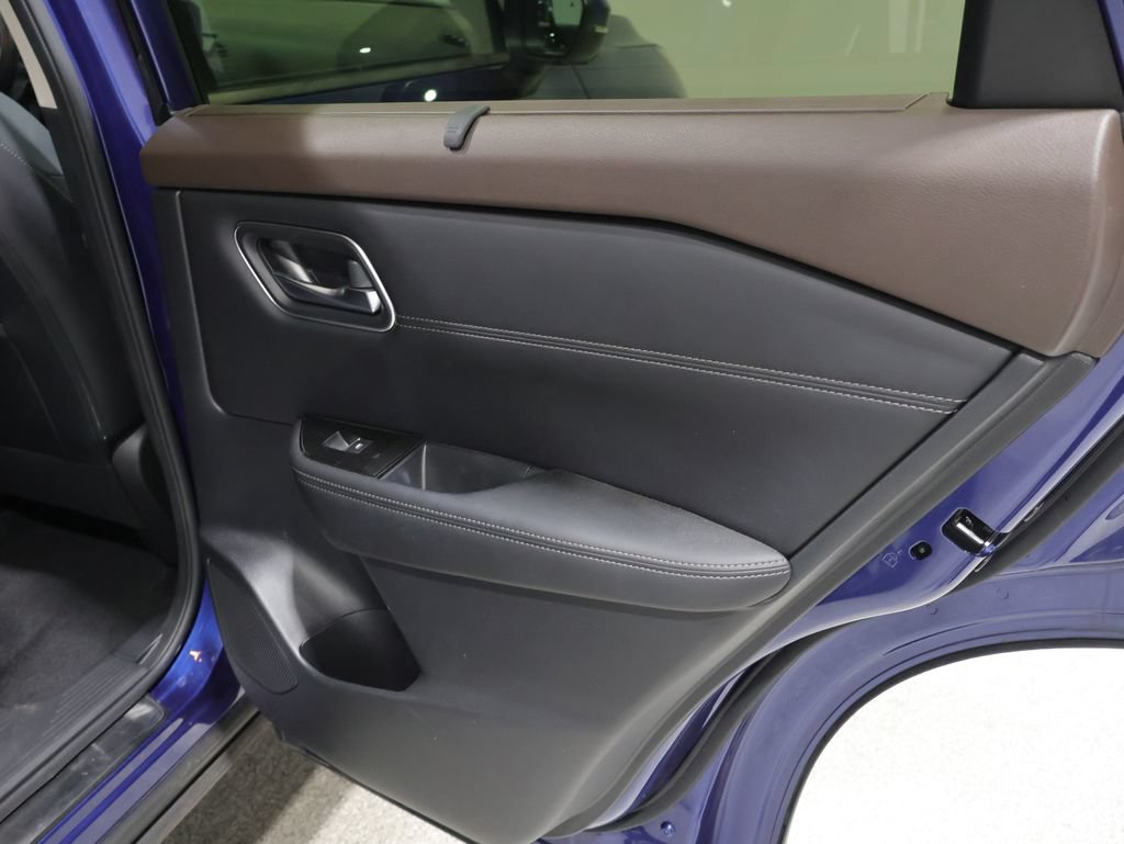 Used 2023 Nissan Rogue Platinum w/ Platinum Premium Package AWD/4WD image 24