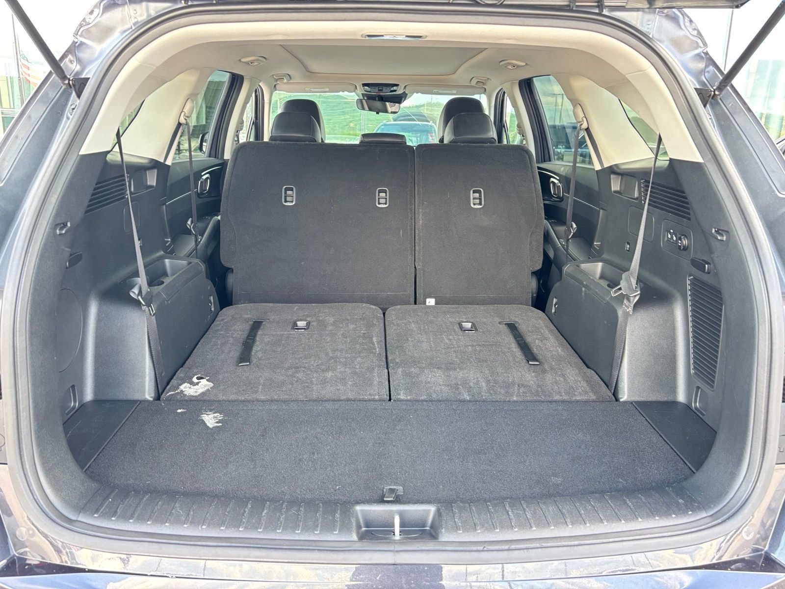 Used 2025 Kia Sorento S w/ Panoramic Sunroof Package FWD image 17