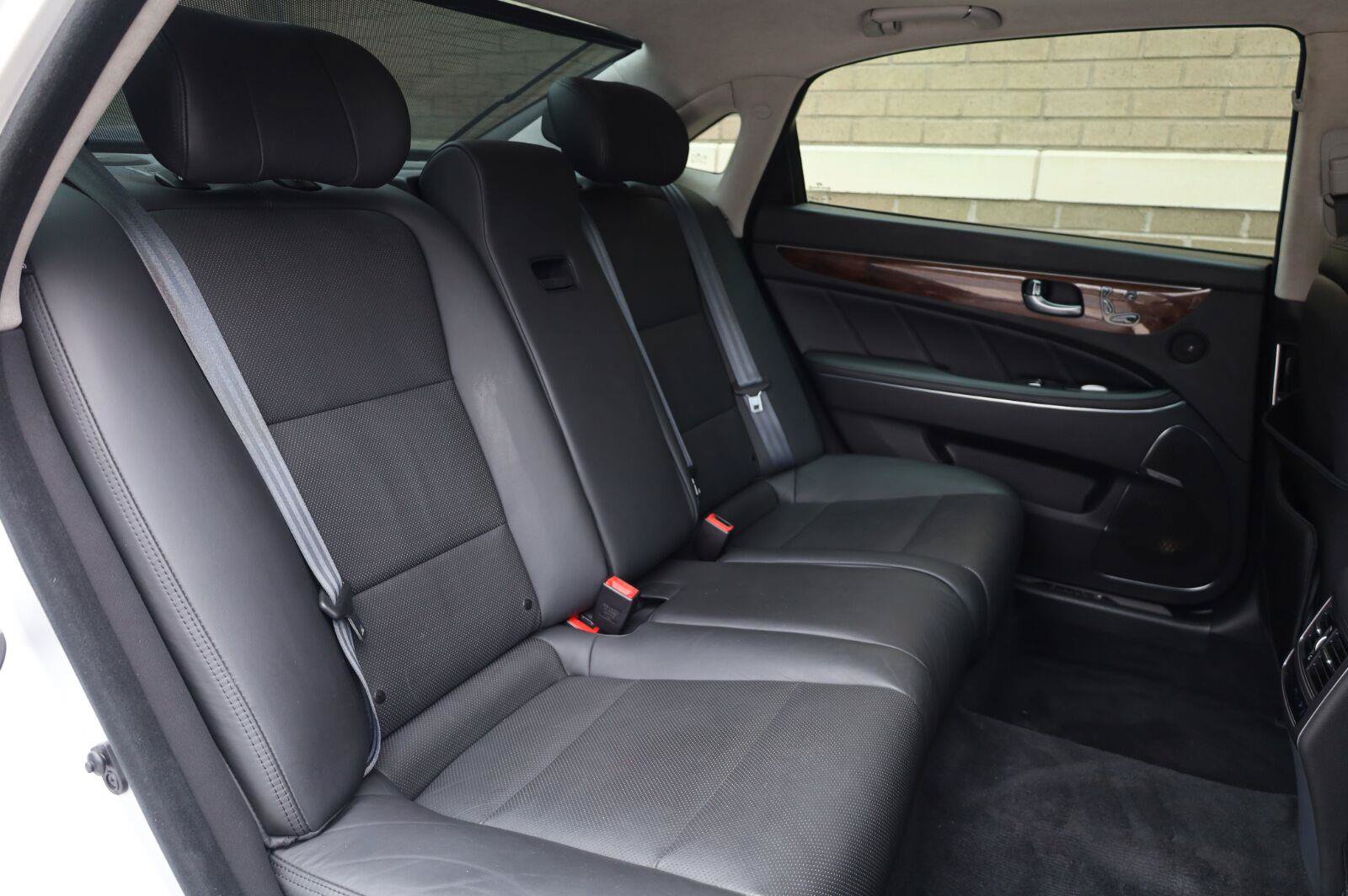 Used 2015 Hyundai Equus Signature RWD image 25