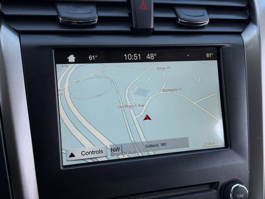 Used 2017 Ford Fusion SE w/ Fusion SE Technology Package image 21