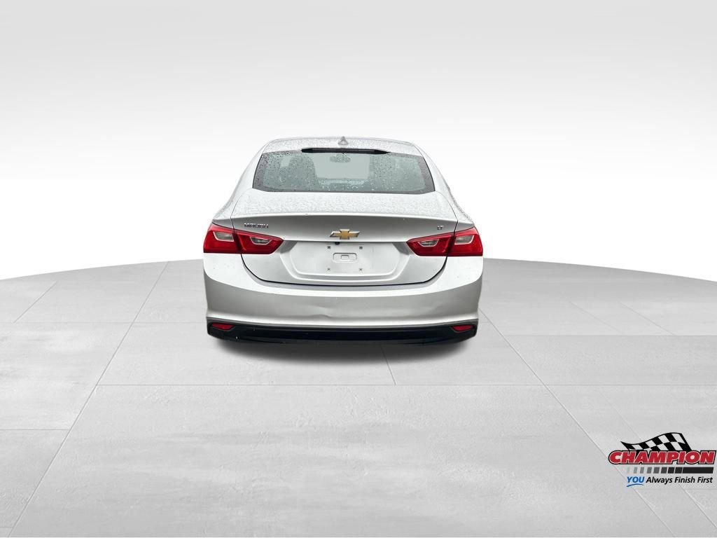 Used 2018 Chevrolet Malibu LT FWD image 4