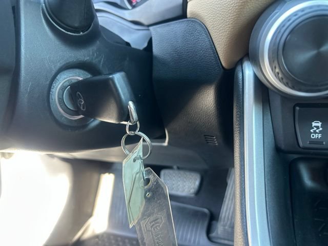 Used 2019 Toyota RAV4 LE FWD image 29