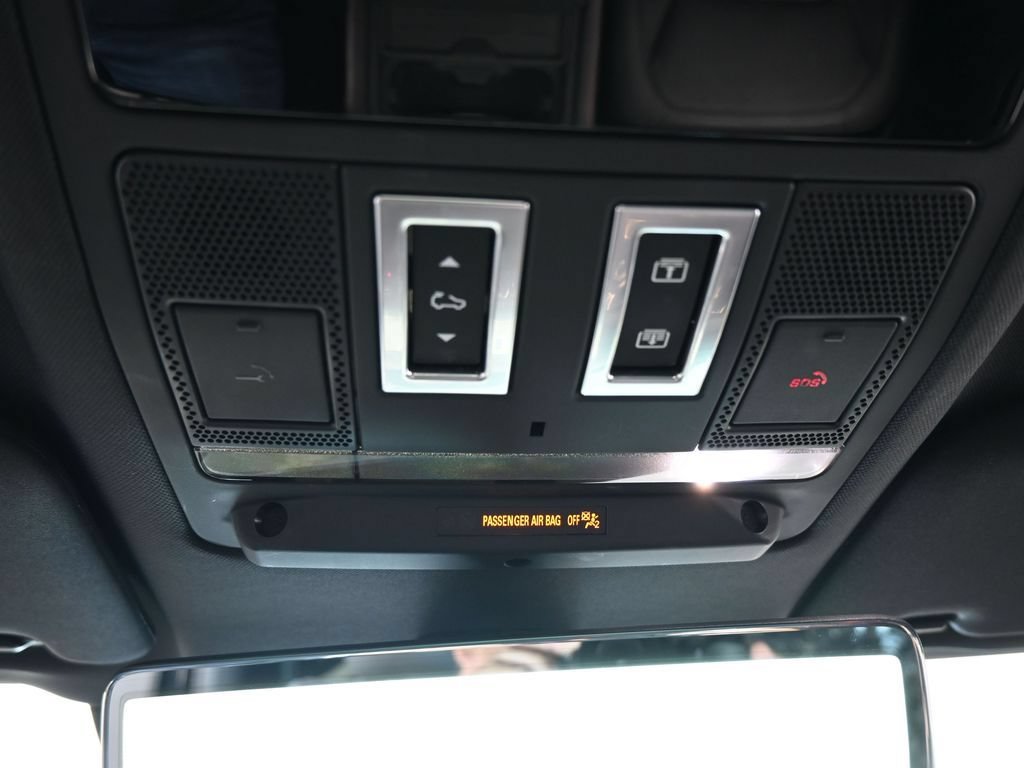 Used 2023 Land Rover Defender 90 X AWD/4WD image 30