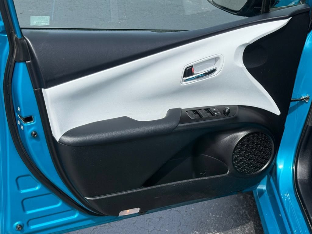 Used 2020 Toyota Prius Prime XLE FWD image 14