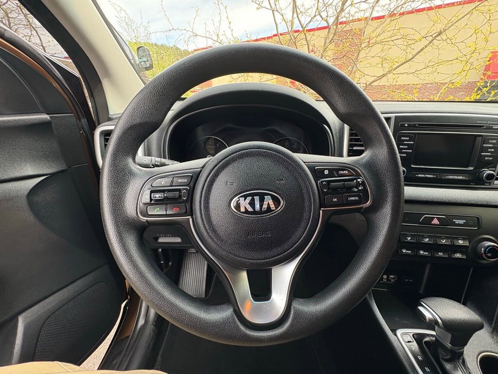Used 2018 Kia Sportage LX image 2