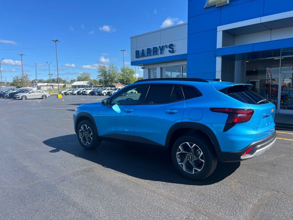 New 2026 Chevrolet Trax LT w/ Driver Confidence Package image 2