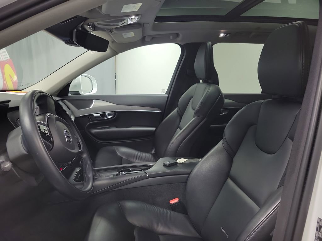 Used 2022 Volvo XC90 T5 Momentum AWD/4WD image 12