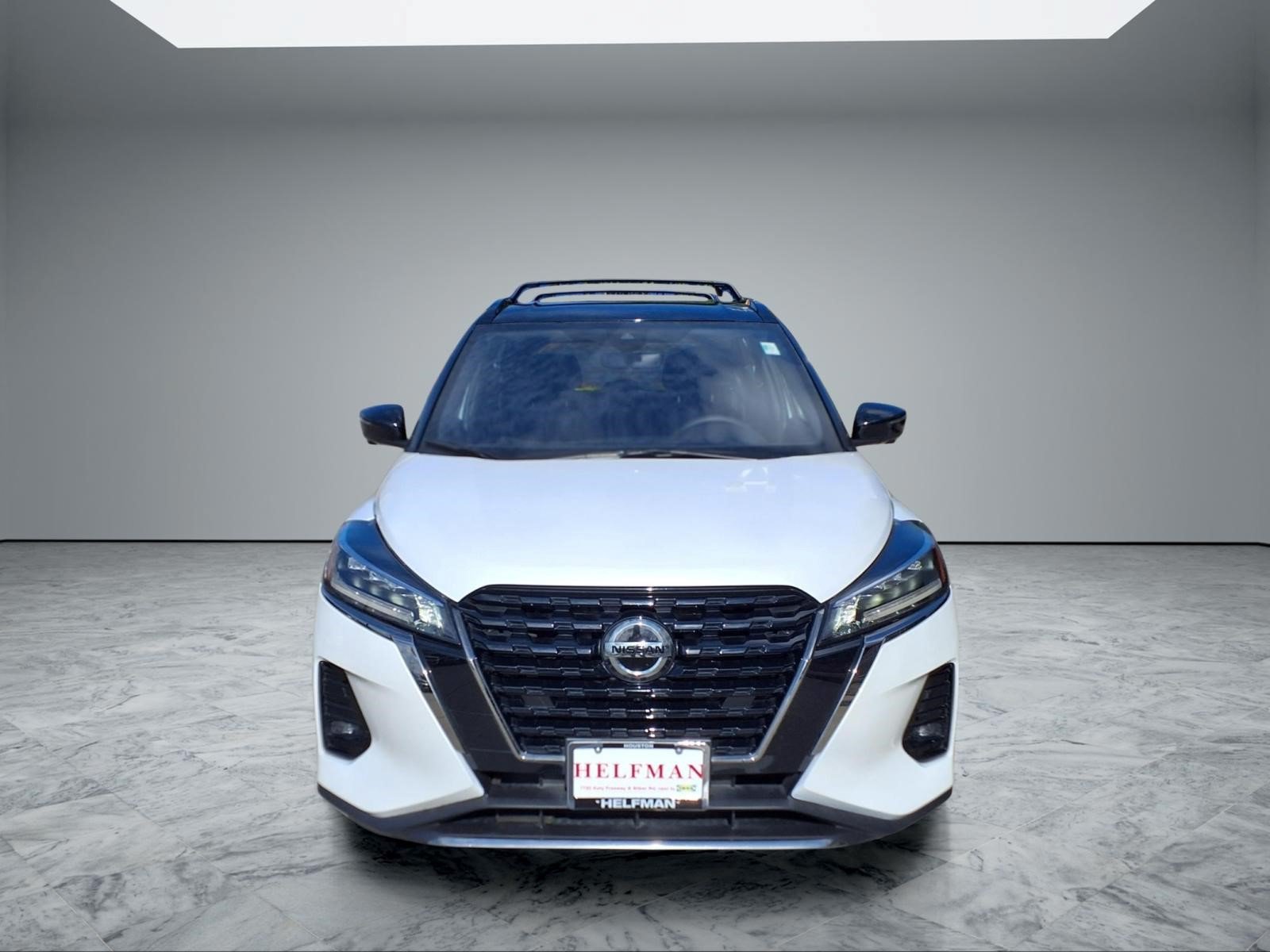 Used 2021 Nissan Kicks SR w/ Interior Electronics Package FWD image 2