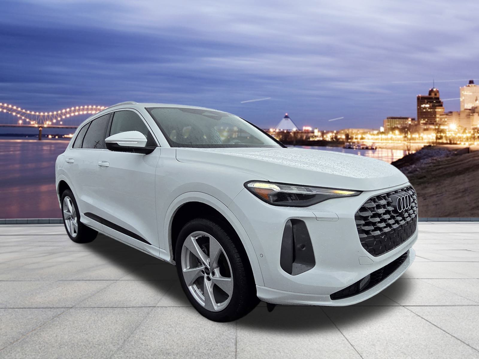 Used 2025 Audi Q5 Premium Plus w/ Premium Plus image 4