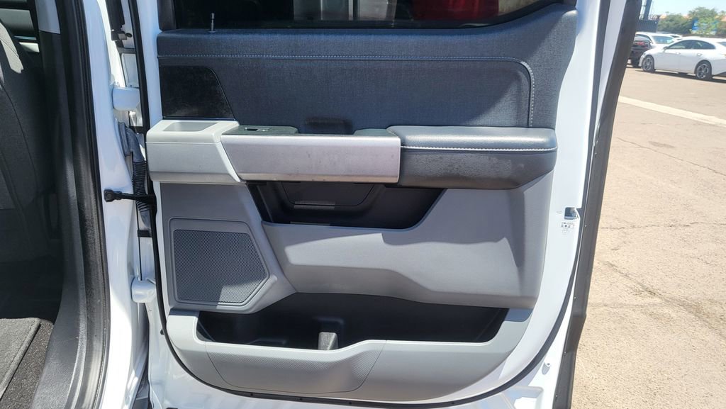 Used 2022 Ford F150 Lightning XLT AWD/4WD image 17
