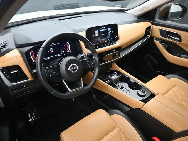 Used 2023 Nissan Rogue Platinum image 16
