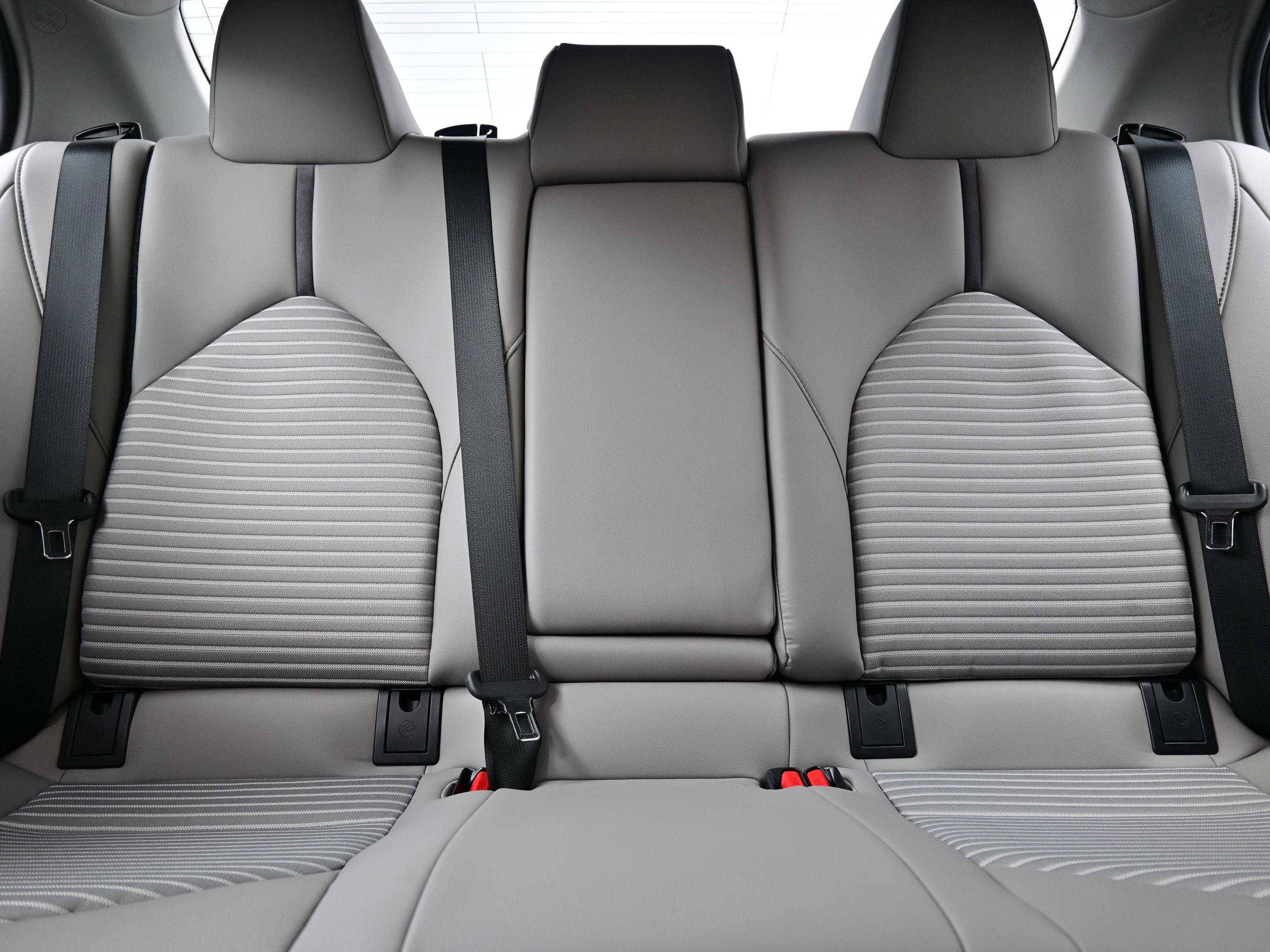 Used 2024 Toyota Camry SE image 17