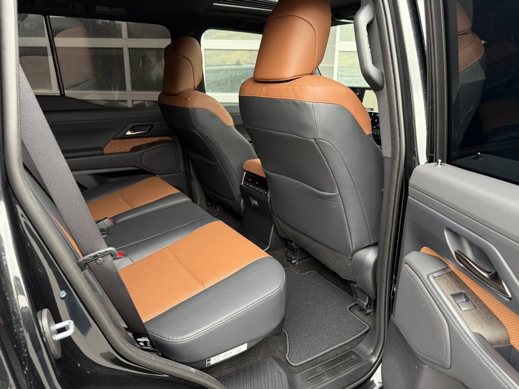 Used 2026 Lexus GX 550 w/ Accessory Package (ZB) AWD/4WD image 25