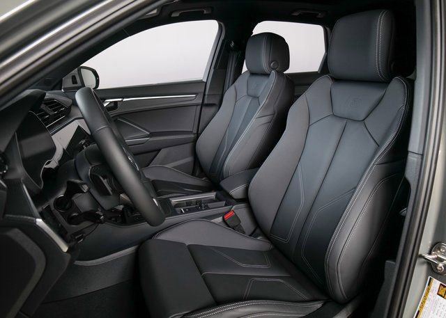 New 2025 Audi Q3 2.0T Premium image 10