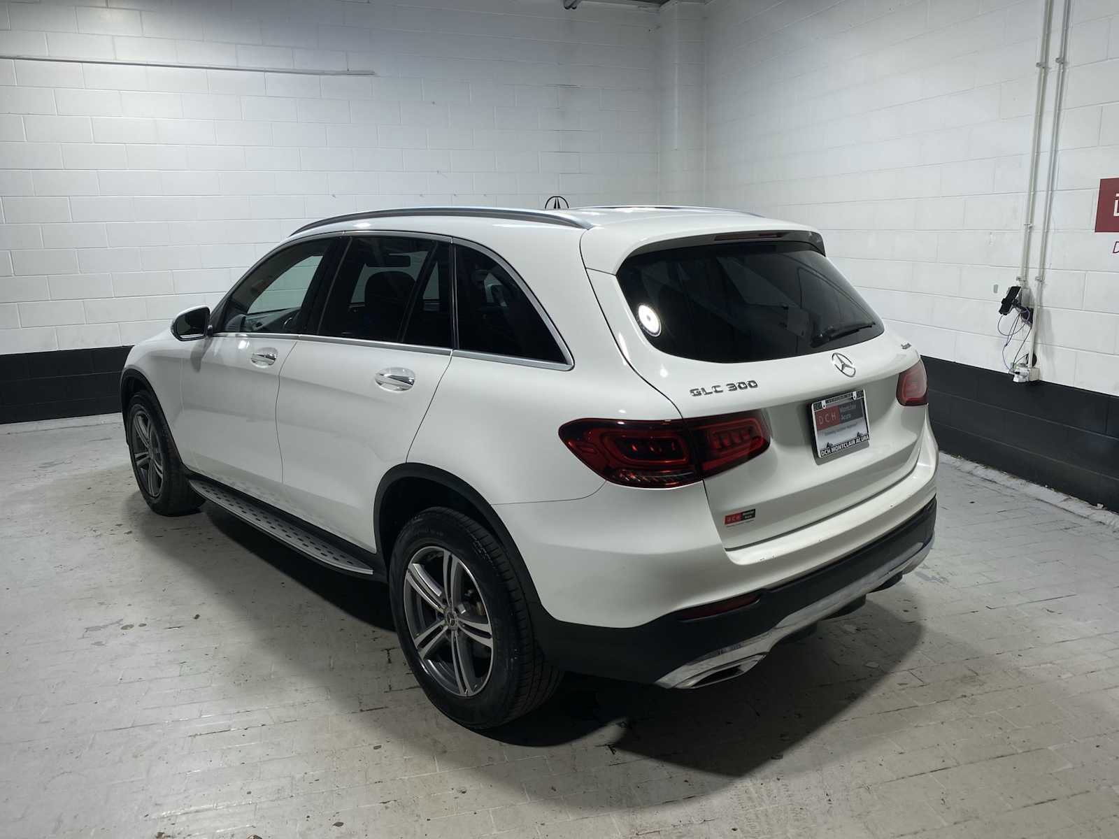 Used 2020 Mercedes-Benz GLC 300 4MATIC image 4