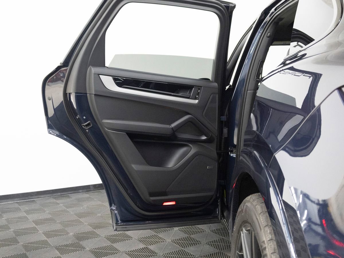 New 2026 Porsche Cayenne S AWD/4WD image 31
