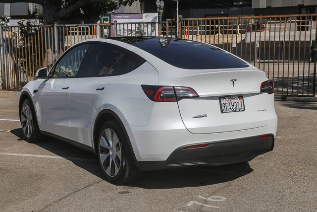 Used 2023 Tesla Model Y Long Range image 8