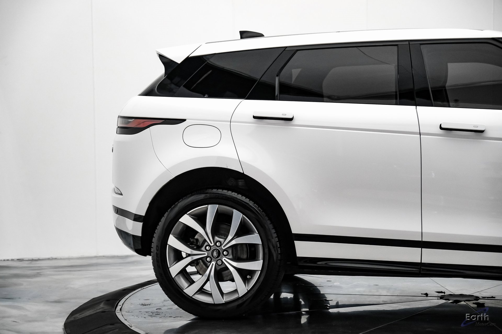 Used 2023 Land Rover Range Rover Evoque R-Dynamic S image 15