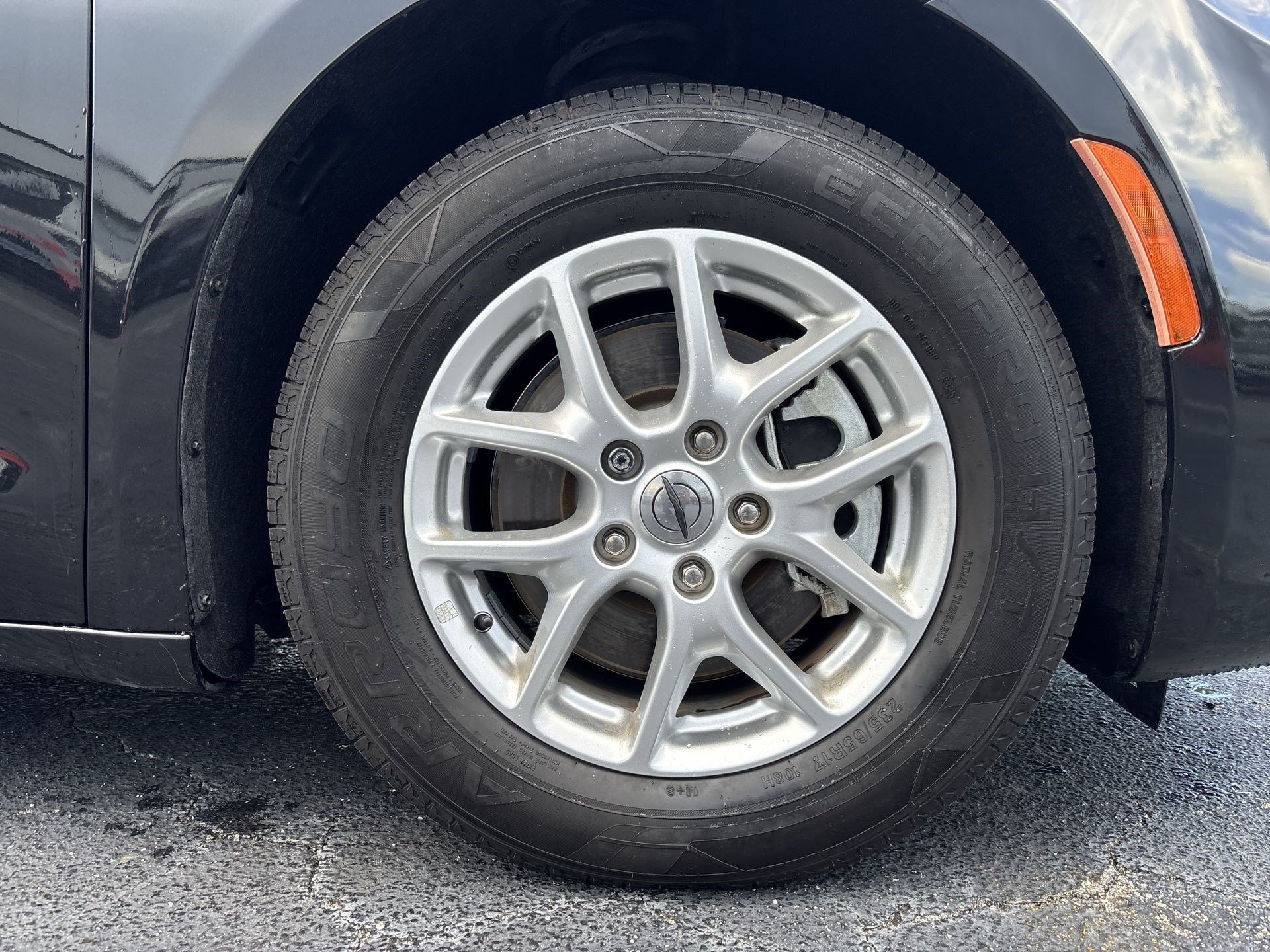 Used 2021 Chrysler Pacifica Touring FWD image 18