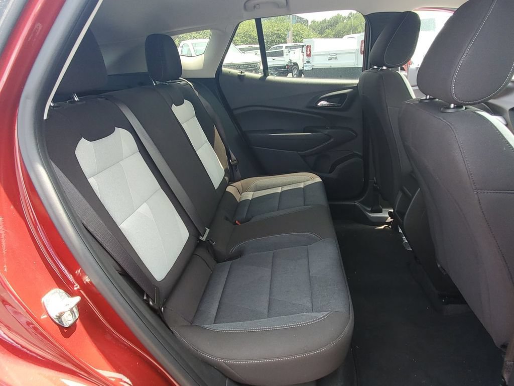 Used 2024 Chevrolet Trax LS w/ LS Convenience Package FWD image 25