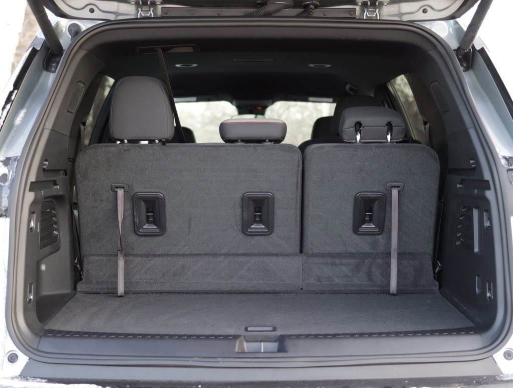 Used 2024 Chevrolet Traverse LT w/ Trailering Package image 29