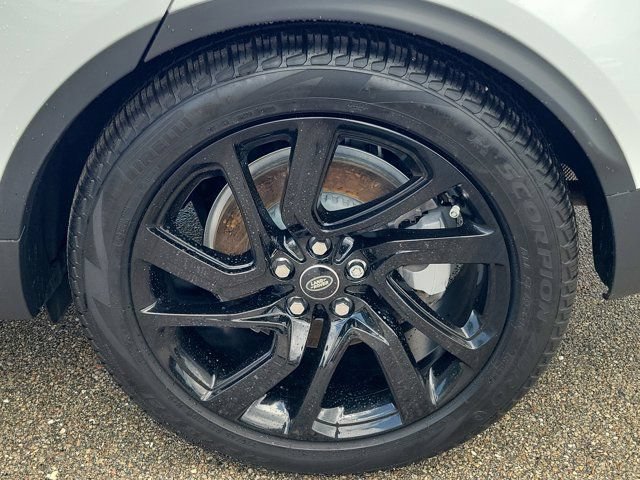 Used 2025 Land Rover Discovery S AWD/4WD image 13