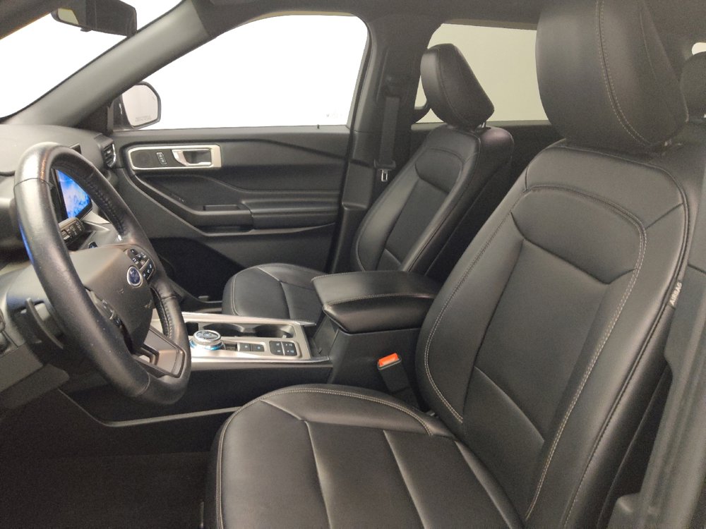 Used 2020 Ford Explorer XLT w/ Equipment Group 202A image 17