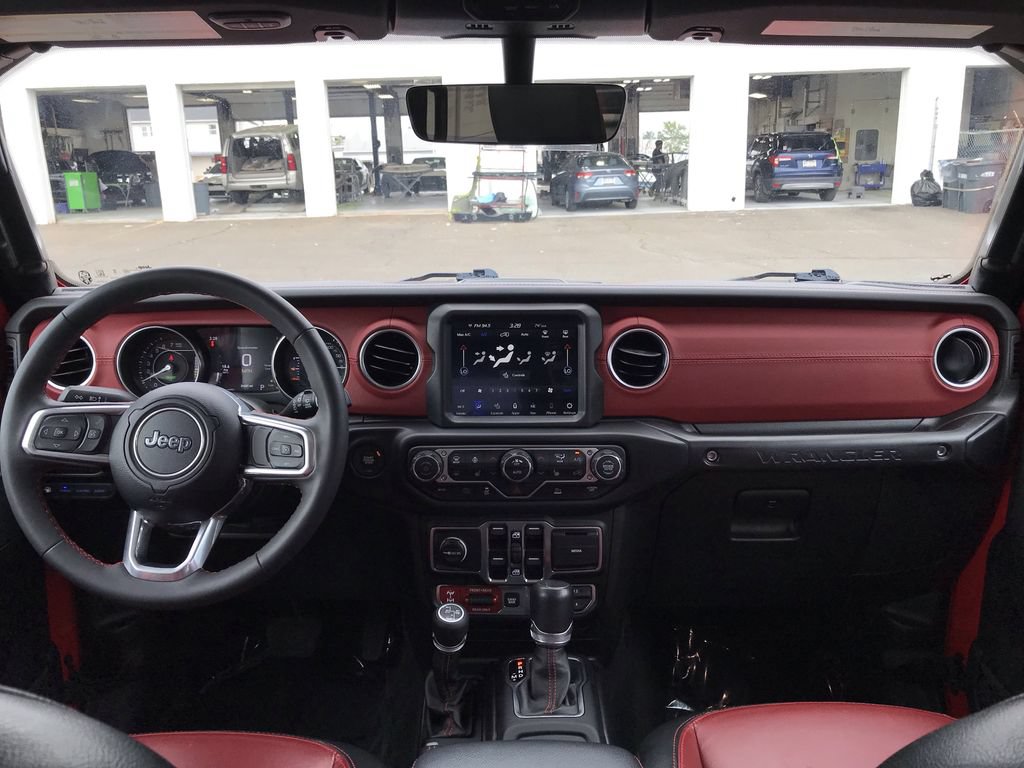 Used 2023 Jeep Wrangler Unlimited Rubicon 4xe AWD/4WD image 20