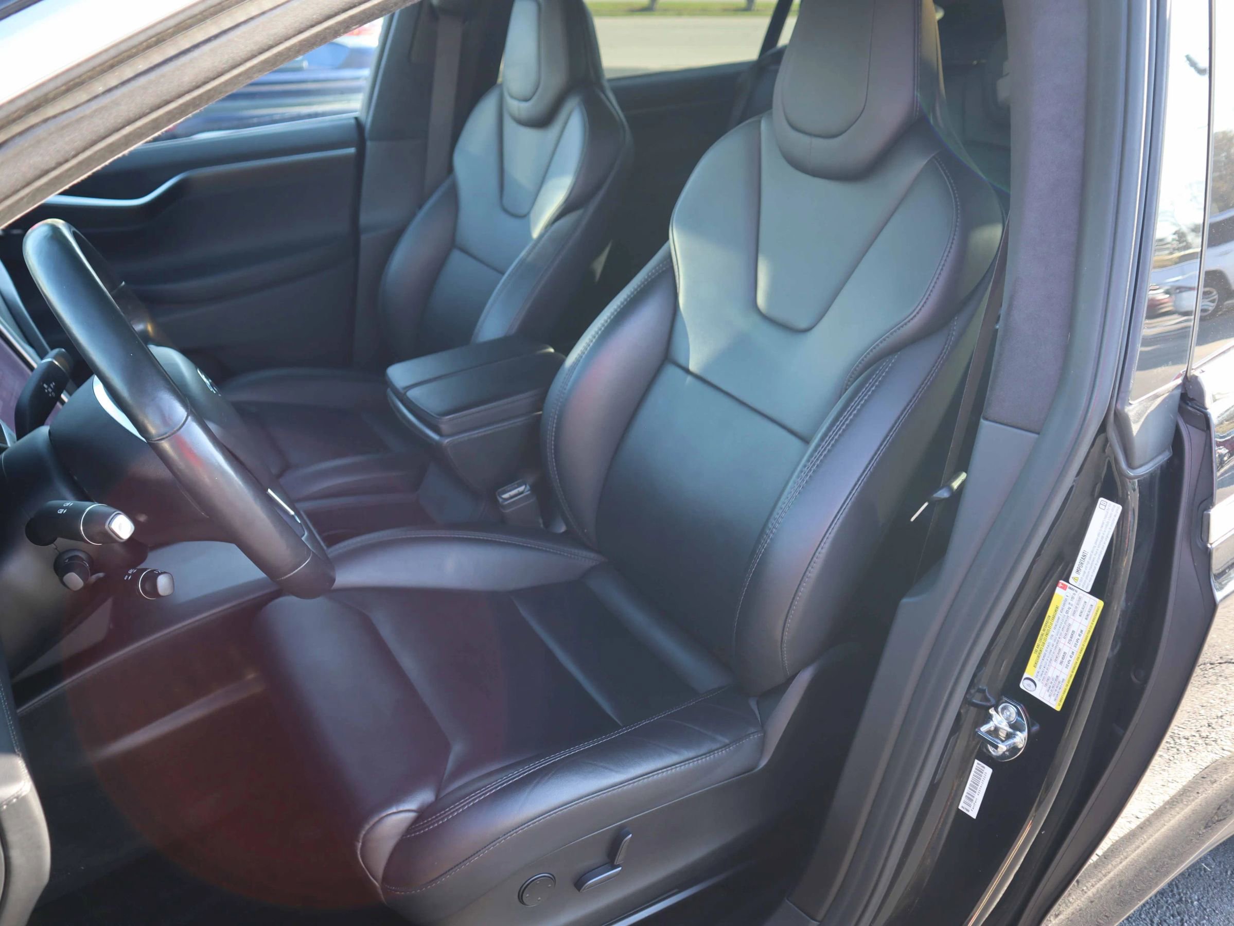 Used 2018 Tesla Model X 100D image 2