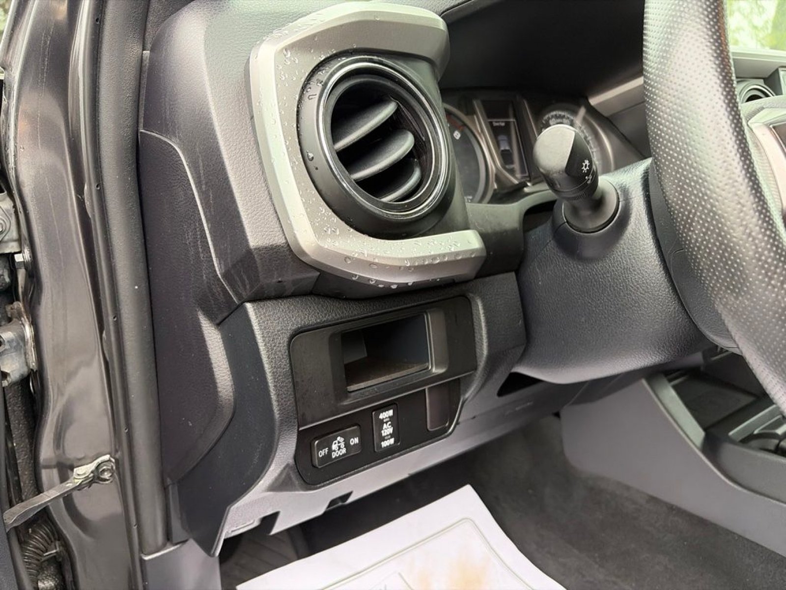 Used 2016 Toyota Tacoma Limited w/ Towing Package AWD/4WD image 15