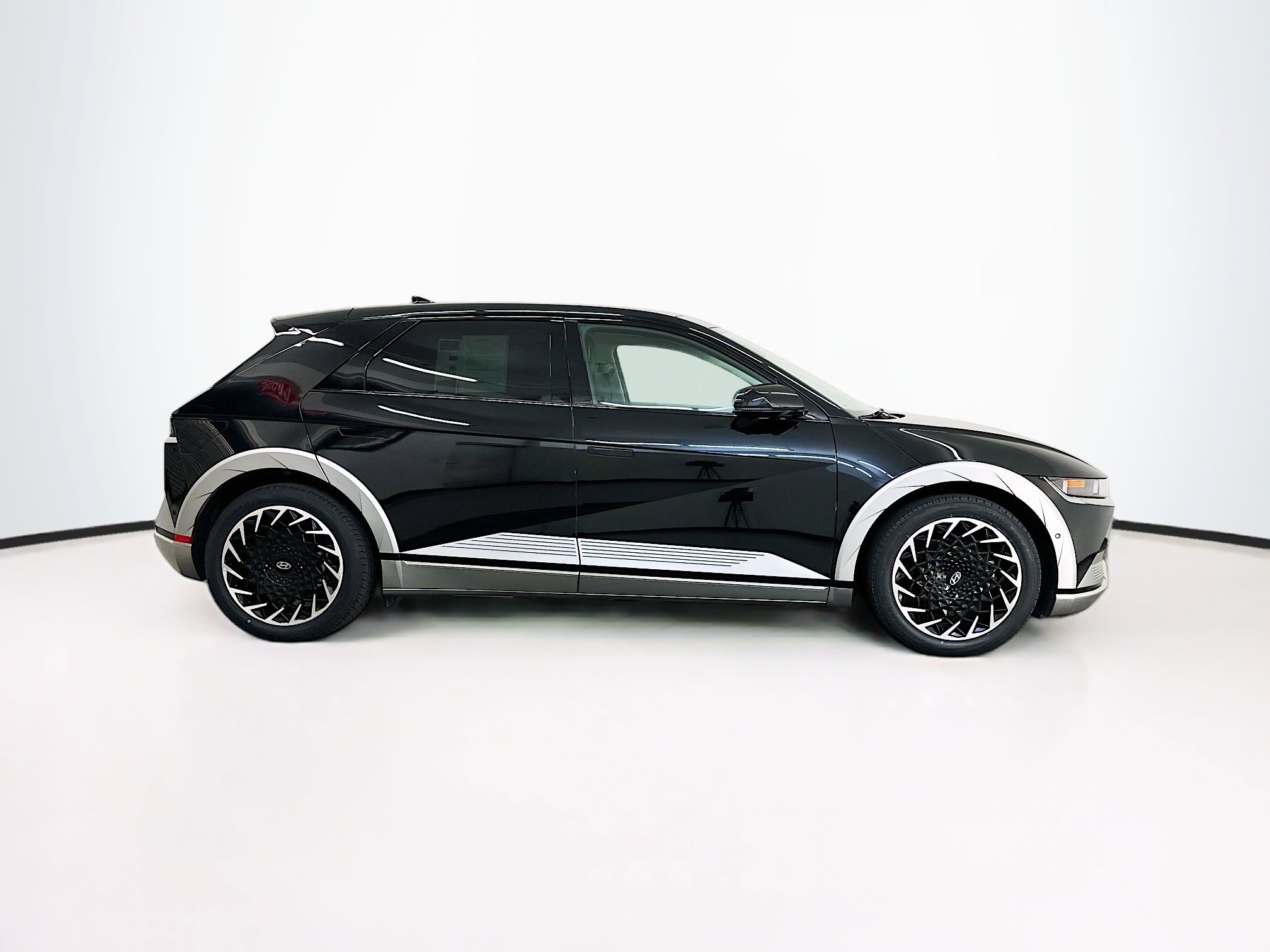 Used 2023 Hyundai Ioniq 5 Limited w/ Cargo Package image 10