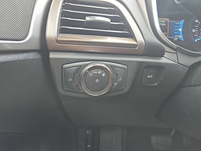 Used 2020 Ford Fusion SEL FWD image 10