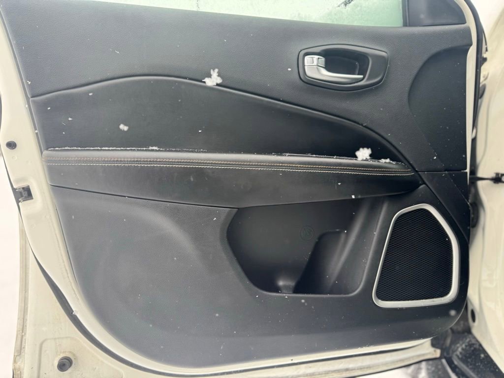 Used 2019 Jeep Compass Latitude w/ Cold Weather Group image 11