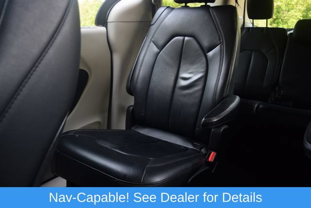 Used 2017 Chrysler Pacifica Touring-L FWD image 15