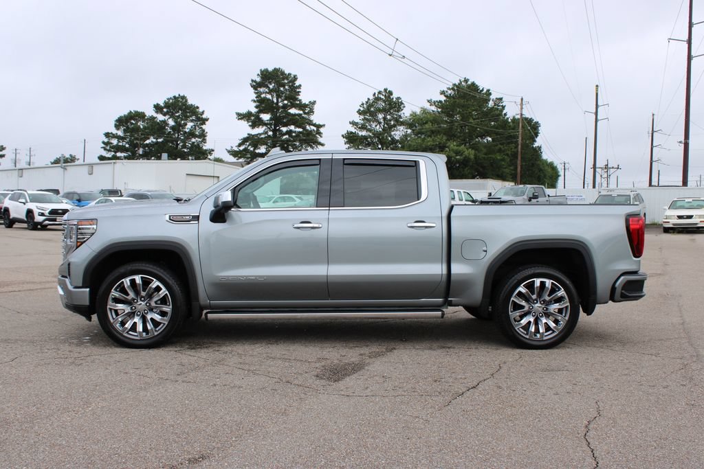 Used 2025 GMC Sierra 1500 Denali w/ Denali Reserve Package AWD/4WD image 3