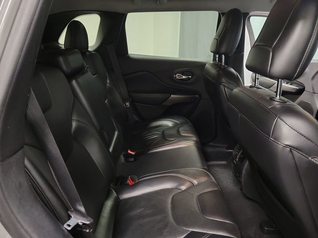 Used 2019 Jeep Cherokee Limited AWD/4WD image 21