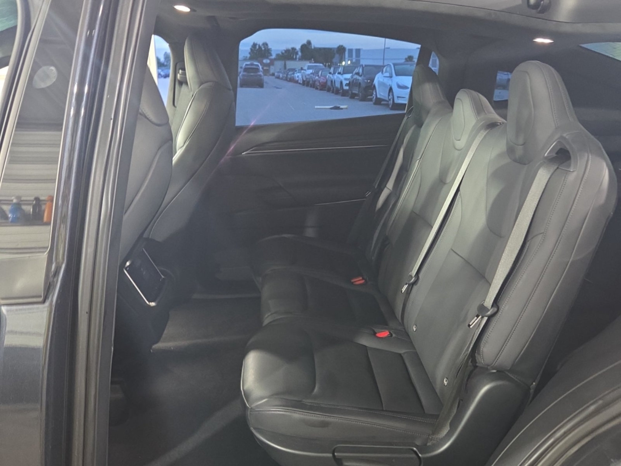 Used 2024 Tesla Model X AWD/4WD image 3