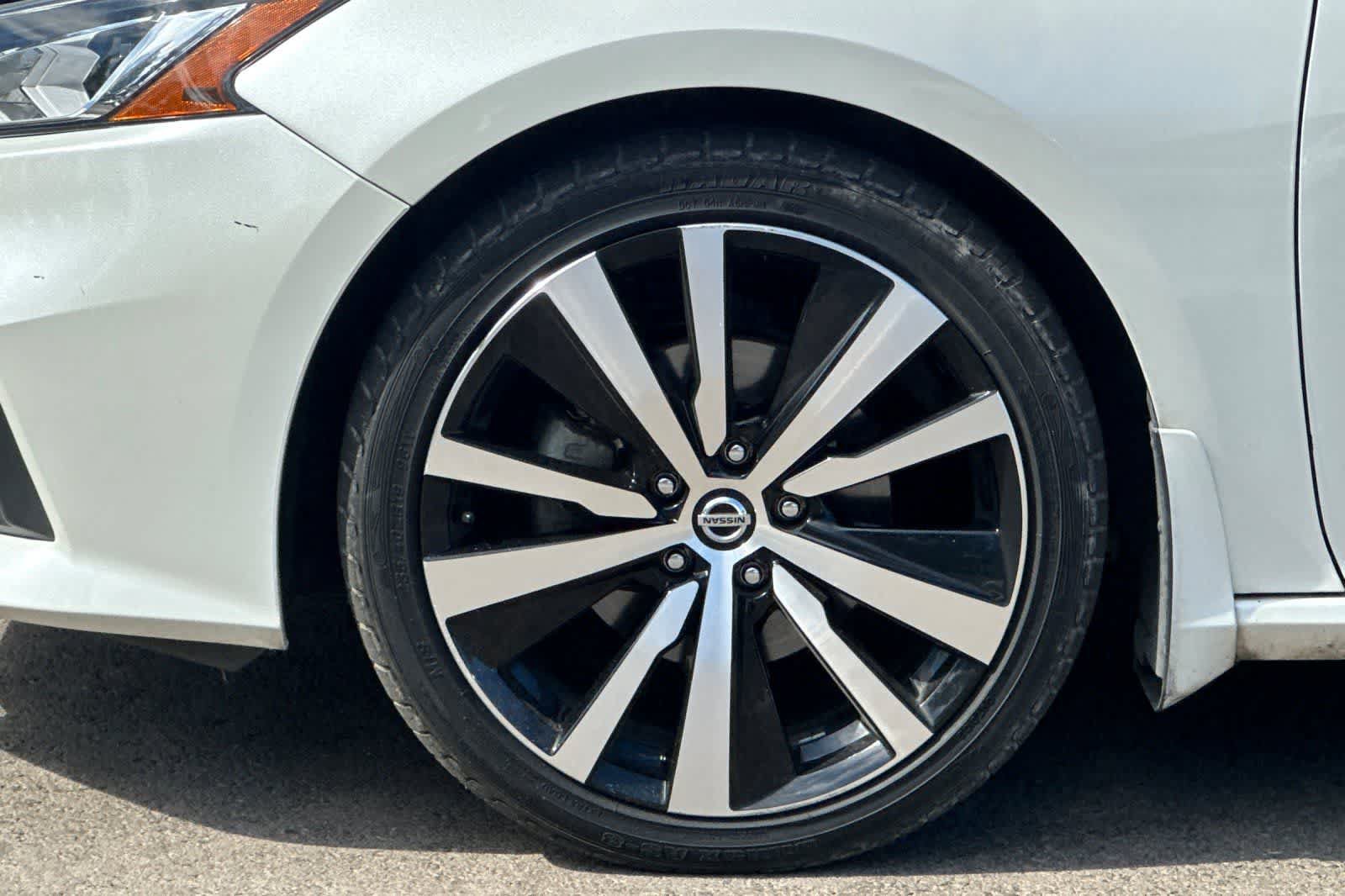 Used 2020 Nissan Altima 2.5 SR FWD image 34