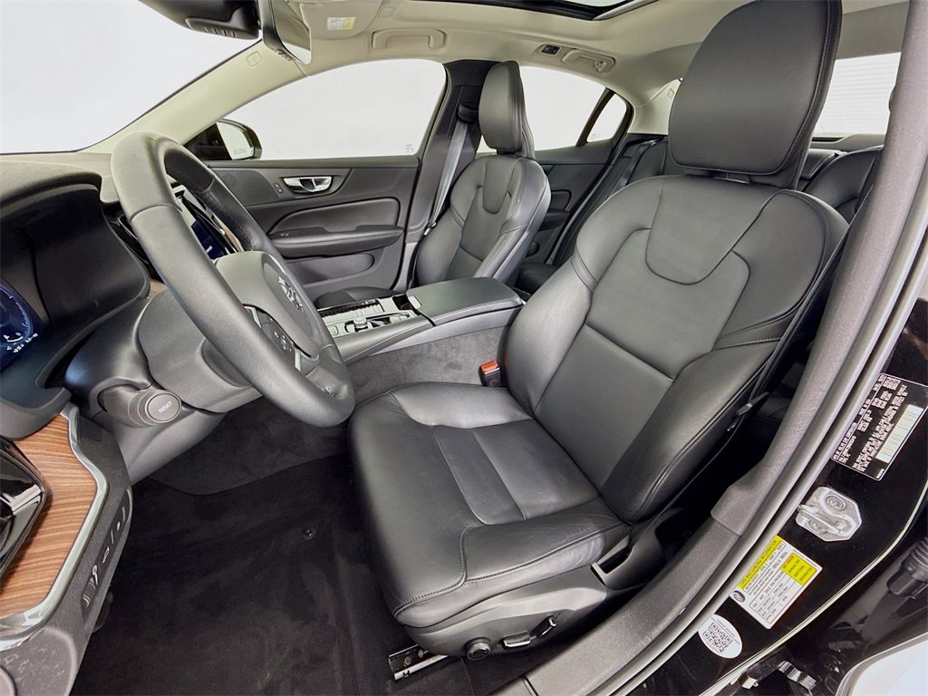 Used 2022 Volvo S60 T8 R-Design Expression w/ Premium Package image 5