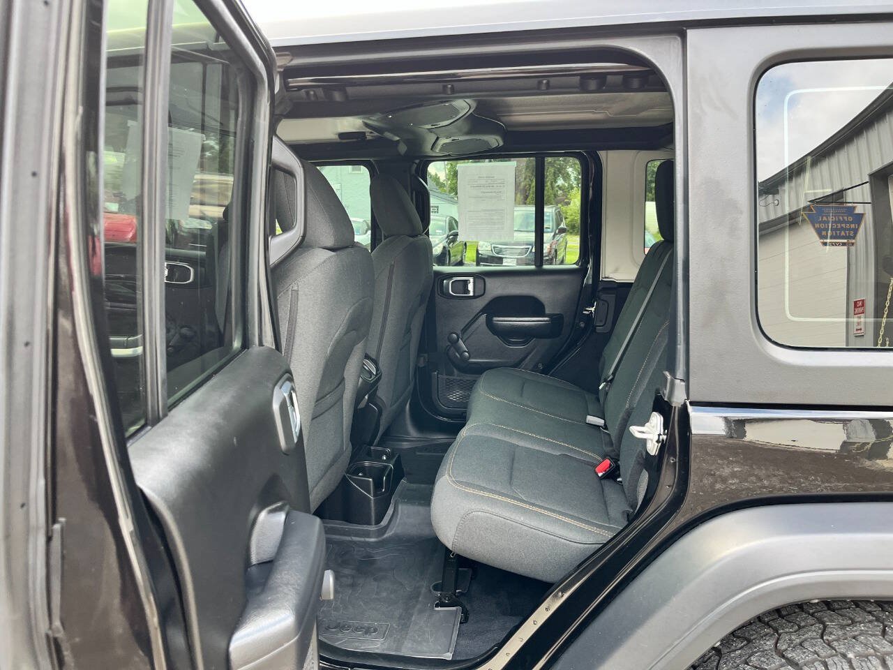 Used 2024 Jeep Wrangler Unlimited Sport AWD/4WD image 20