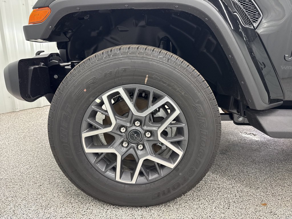 New 2026 Jeep Wrangler Unlimited Sahara AWD/4WD image 12