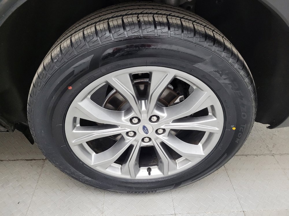 Used 2022 Ford Explorer XLT w/ Equipment Group 202A image 31